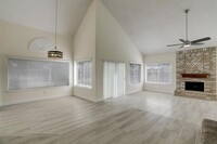 15111 New Hastings Dr in Houston, TX - Building Photo - Building Photo