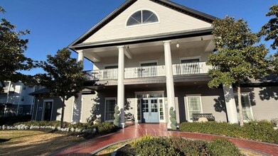 15000 W Airport Blvd, Unit B2 in Sugar Land, TX - Building Photo - Building Photo