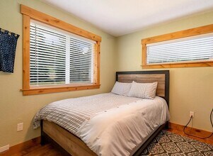 403 Carr Creek Rd in Sandpoint, ID - Building Photo - Building Photo