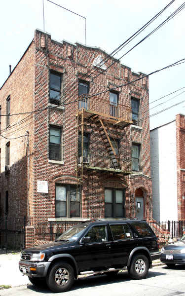 130 E 59th St in Brooklyn, NY - Building Photo