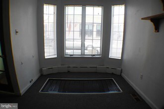 2102 South St-Unit -1F in Philadelphia, PA - Foto de edificio - Building Photo