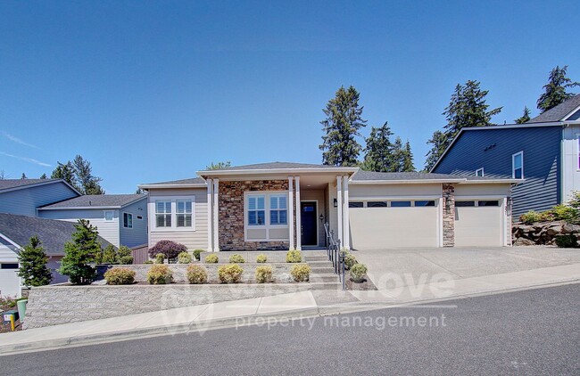 property at 931 W Magnolia Loop