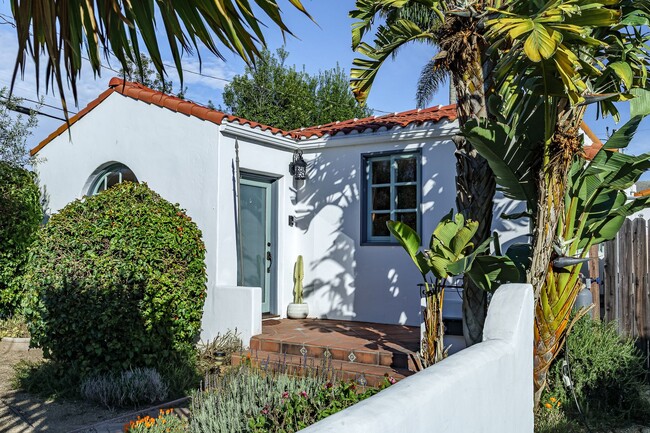 32 S Catalina St in Ventura, CA - Building Photo - Building Photo