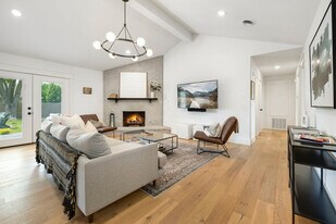 1806 SW D St in Bentonville, AR - Building Photo