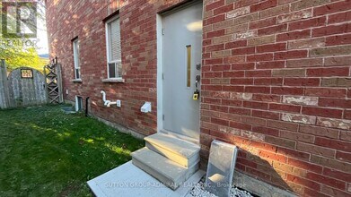 6 White Crescent in Barrie, ON - Building Photo - Building Photo