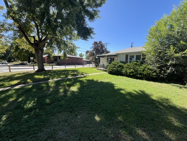 2401 Marshall St in Edgewater, CO - Building Photo - Building Photo