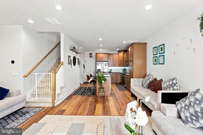 property at 3001 Cityview Walk