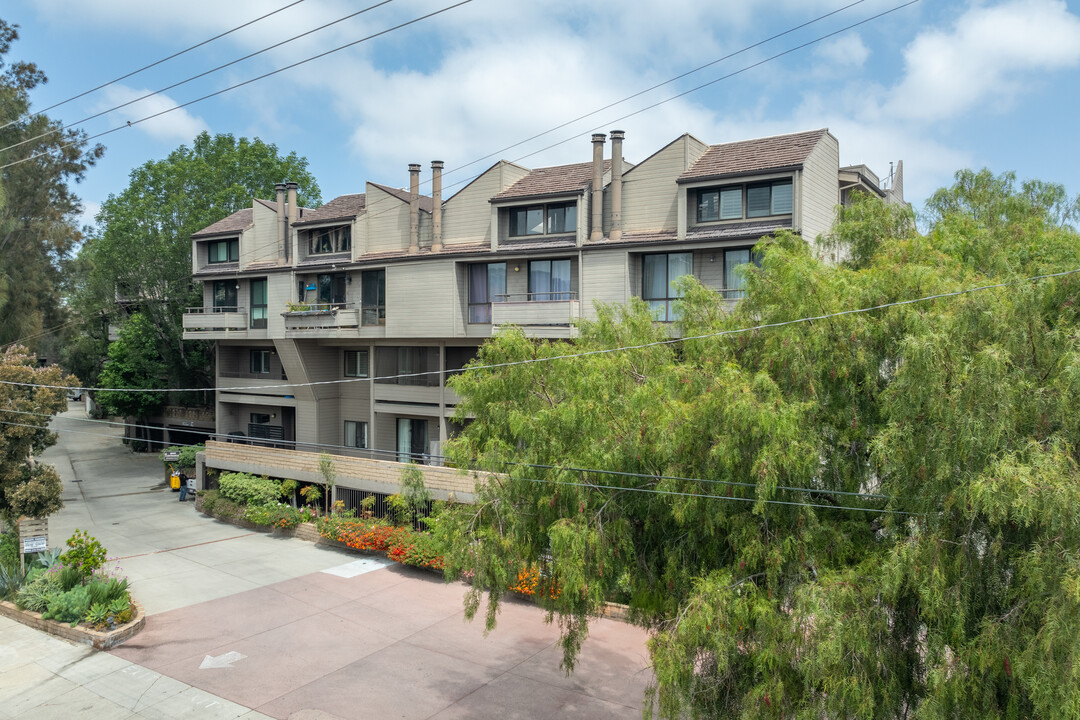 Sherman Village in Sherman Oaks, CA - Building Photo