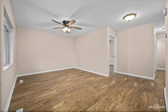 9 Sparrow Rd in Carpentersville, IL - Building Photo - Building Photo