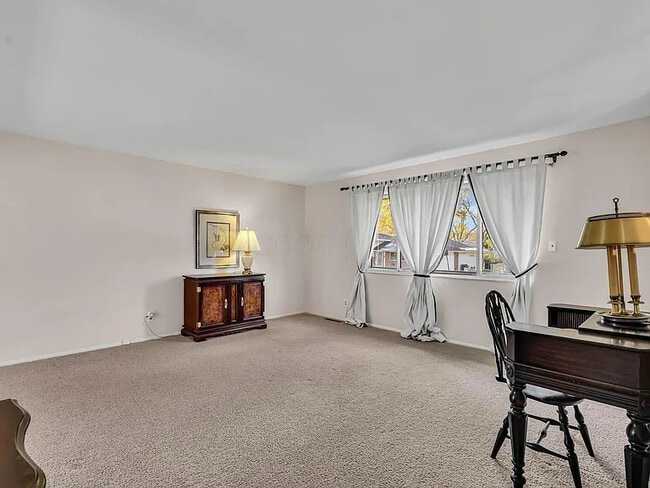 300 Brookhaven Dr E, Unit 4-112X in Columbus, OH - Building Photo - Building Photo