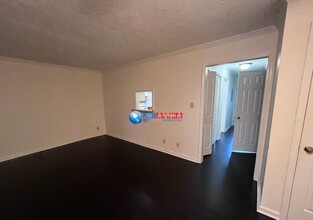 1877 McElvaney Ln NW in Lawrenceville, GA - Building Photo - Building Photo