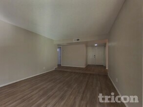 5819 W Grovers Ave in Glendale, AZ - Building Photo - Building Photo