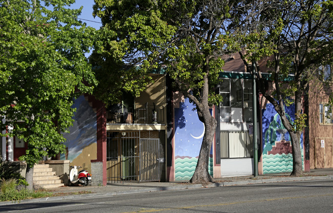 5915 Telegraph Ave in Oakland, CA - Building Photo - Building Photo