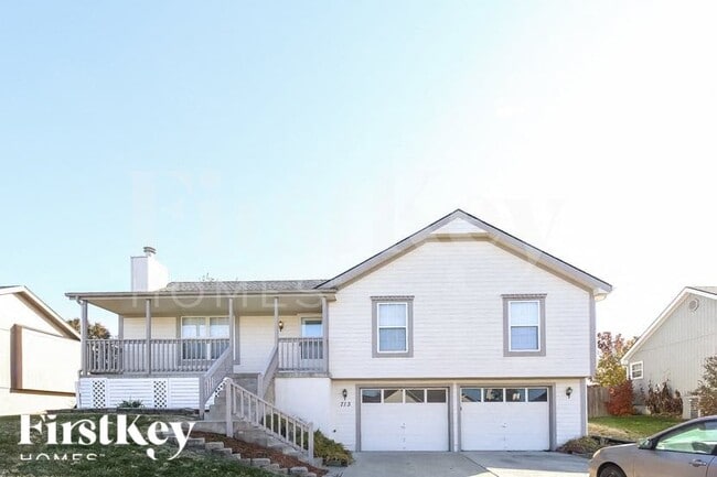 713 Canter St in Raymore, MO - Foto de edificio - Building Photo