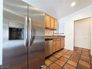 6346 Bullion Blvd in Las Vegas, NV - Building Photo - Building Photo