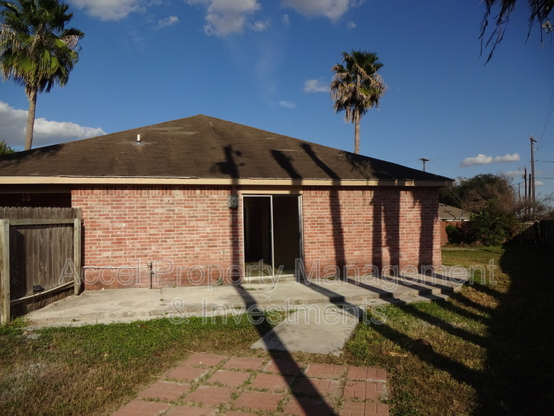 3301 Ozark Ave in McAllen, TX - Building Photo