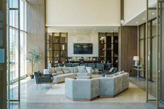 11201 Boul Cavendish in Montréal, QC - Building Photo - Building Photo