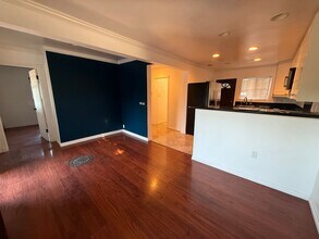 1200 Laveta Terrace in Los Angeles, CA - Building Photo - Building Photo