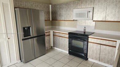10628 SW 118th Pl in Miami, FL - Building Photo - Building Photo