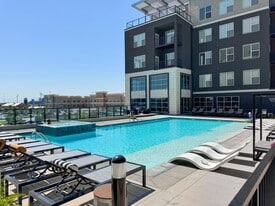 Legends 267 in Kansas City, KS - Building Photo