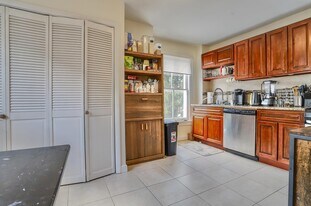 65 Giles Ave in Jersey City, NJ - Building Photo
