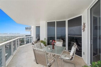 4775 Collins Ave in Miami Beach, FL - Building Photo - Building Photo