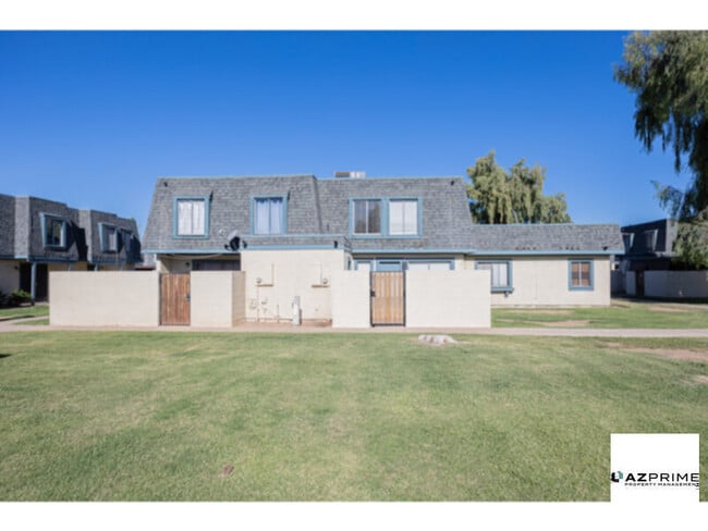 3215 W Royal Palm Rd in Phoenix, AZ - Building Photo - Building Photo