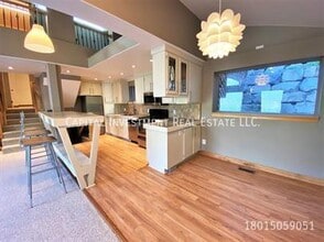 290 Aspen Dr in Park City, UT - Building Photo - Building Photo