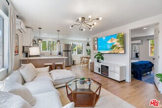 2217 Scott Ave in Los Angeles, CA - Building Photo - Building Photo