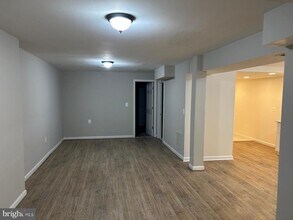 125 Oakview Dr SE in Leesburg, VA - Building Photo - Building Photo