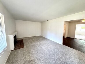 15041 Beechwood Ln in Chino Hills, CA - Foto de edificio - Building Photo