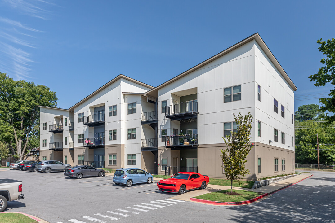 Backwater Cove in Fayetteville, AR - Foto de edificio