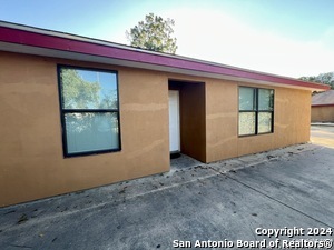 1721 Quintana Rd in San Antonio, TX - Building Photo