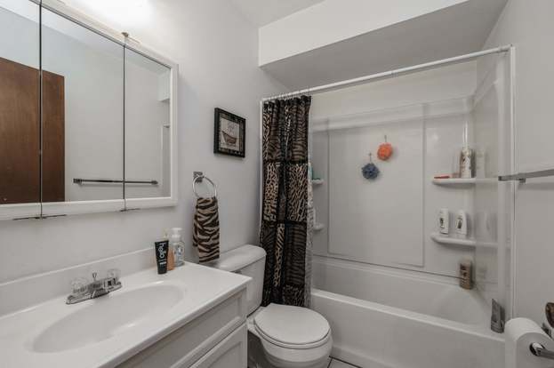 property at 4433 Prairie Ave