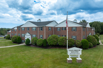 GlenBrook Estates in Woburn, MA - Foto de edificio - Building Photo