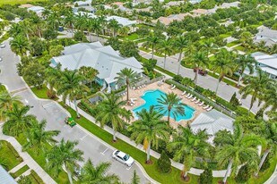 1130 Sweet Hill Dr in Jupiter, FL - Building Photo