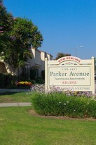 Parker Avenue Townhouse Apartments in Bakersfield, CA - Building Photo