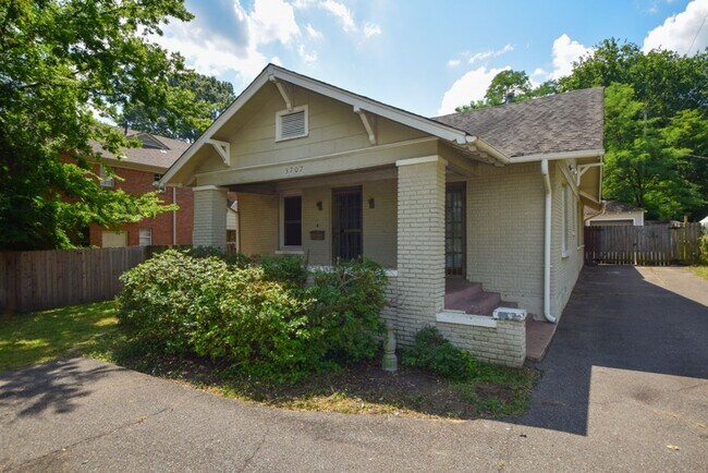 3707 Spottswood Ave in Memphis, TN - Building Photo - Building Photo