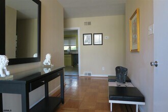 8111 Atlantic Ave in Margate City, NJ - Building Photo - Building Photo