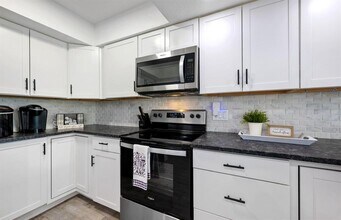 514 Demarett Dr in Lago Vista, TX - Building Photo - Building Photo