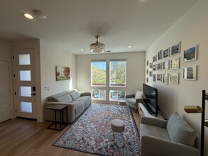 11056 Ardha Wy in San Diego, CA - Building Photo - Building Photo