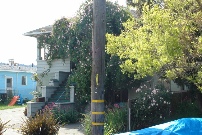 6110 Sacramento Ave in Richmond, CA - Building Photo - Building Photo