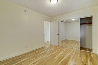 3404 SE 21st Ave, Unit 4 in Portland, OR - Building Photo - Building Photo