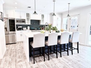 22114 Strathern St in Los Angeles, CA - Building Photo - Building Photo