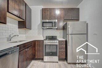 1858 N Humboldt Blvd, Unit 410 in Chicago, IL - Foto de edificio - Building Photo