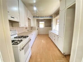43360 7th St E in Lancaster, CA - Foto de edificio - Building Photo