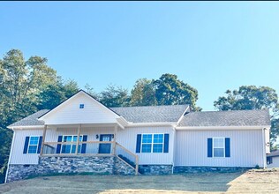 955 Oakwood Estates Dr in Lenoir City, TN - Building Photo - Building Photo