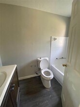 207 Betral St-Unit -A in Houston, TX - Building Photo - Building Photo