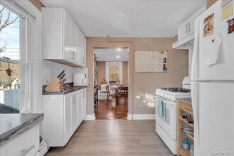 10 Spartan Pl in Tuxedo Park, NY - Building Photo - Building Photo