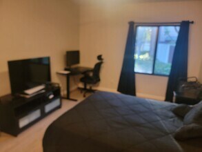 20702 El Toro Rd in Lake Forest, CA - Building Photo - Building Photo